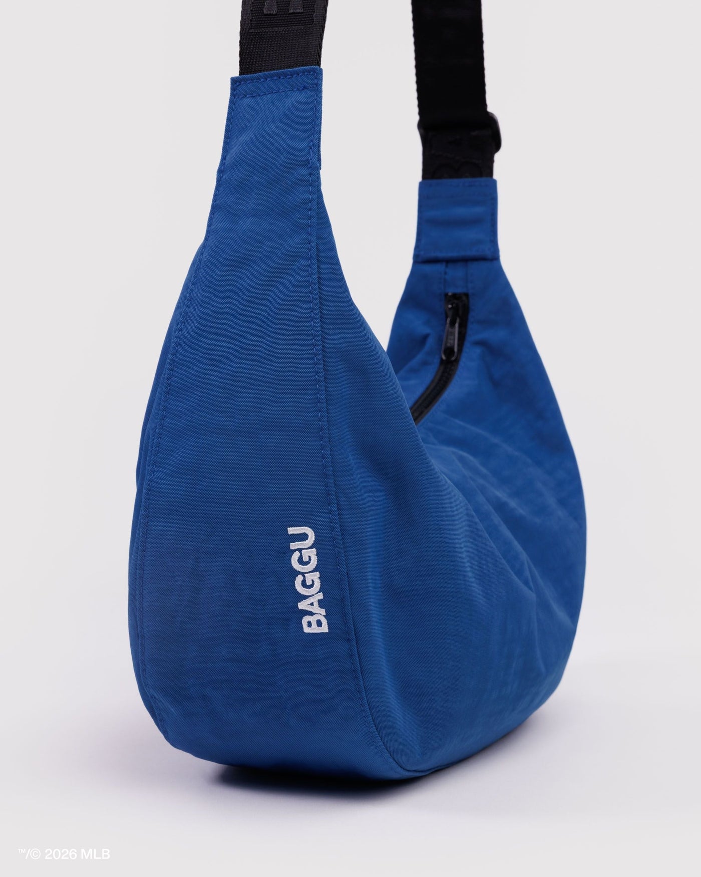 Medium Nylon Crescent Bag - Chicago CubsT